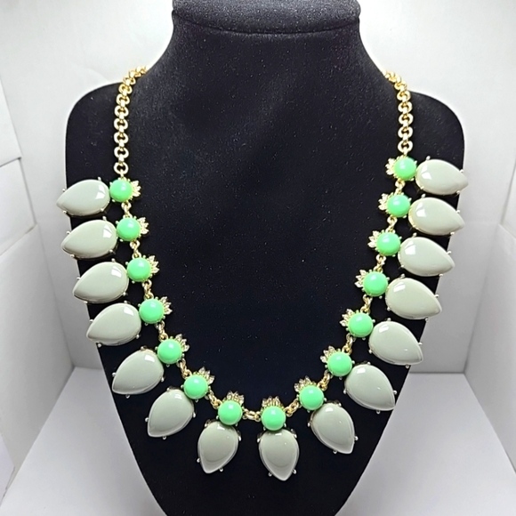 Vintage J Crew Gemstones Green Gray Gold Tone Statement Necklace Bib Collar - Picture 1 of 8